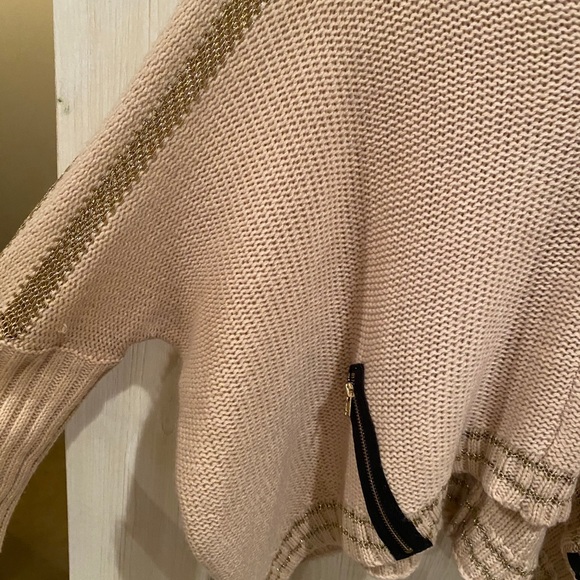 Sweater - Picture 2 of 3